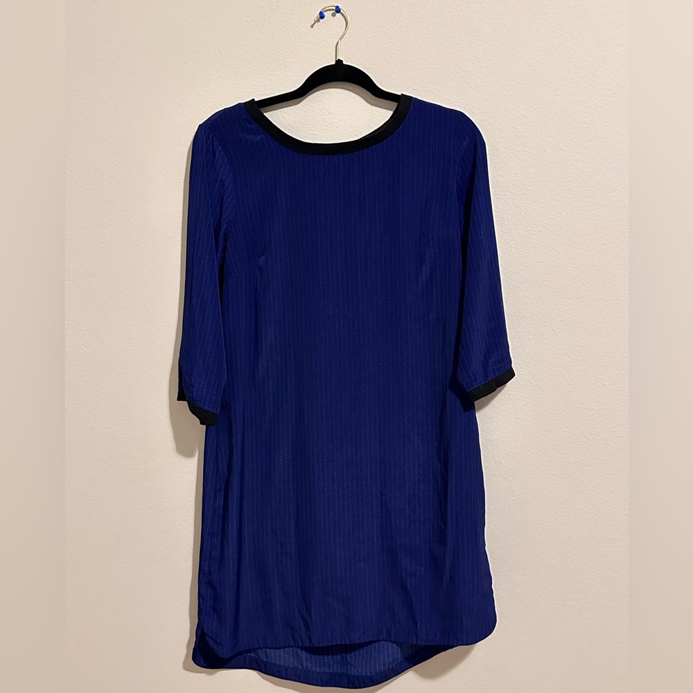 Old Navy Dress, worn once. 1/4 zipper in back